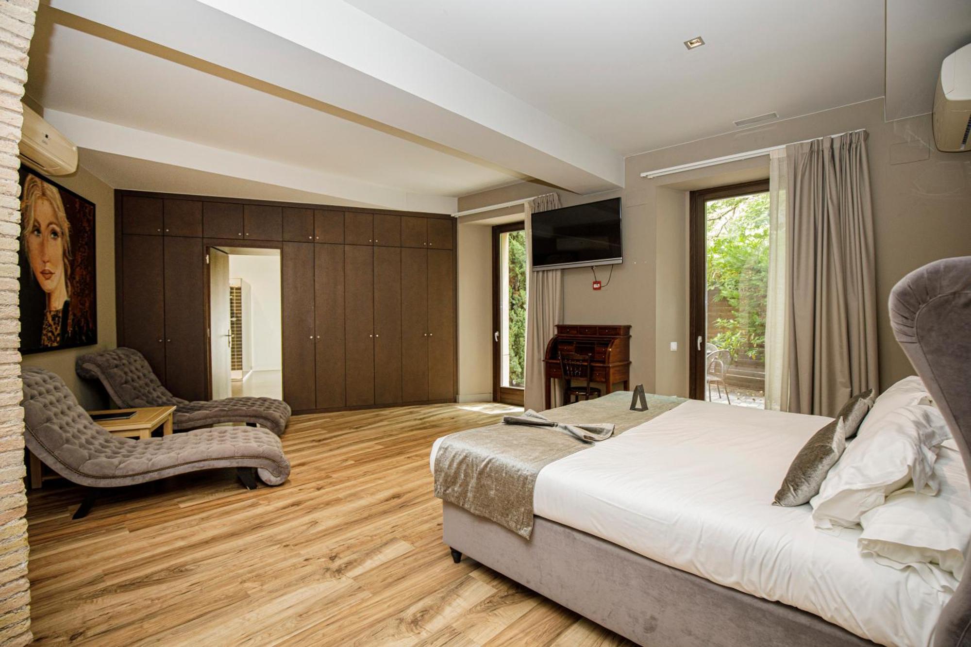 Les Clarisses Boutique Hotel Vic Exterior photo