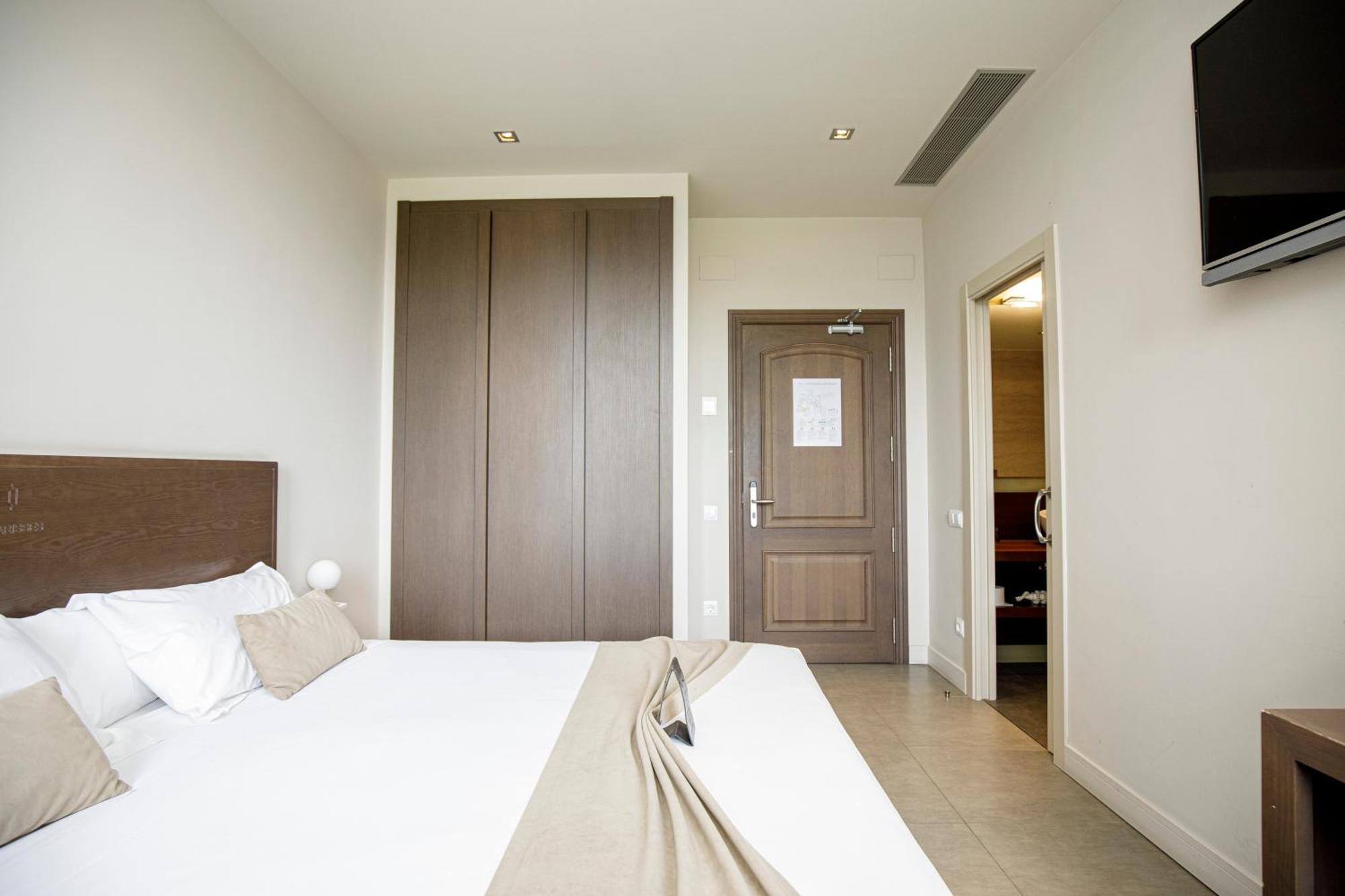 Les Clarisses Boutique Hotel Vic Exterior photo