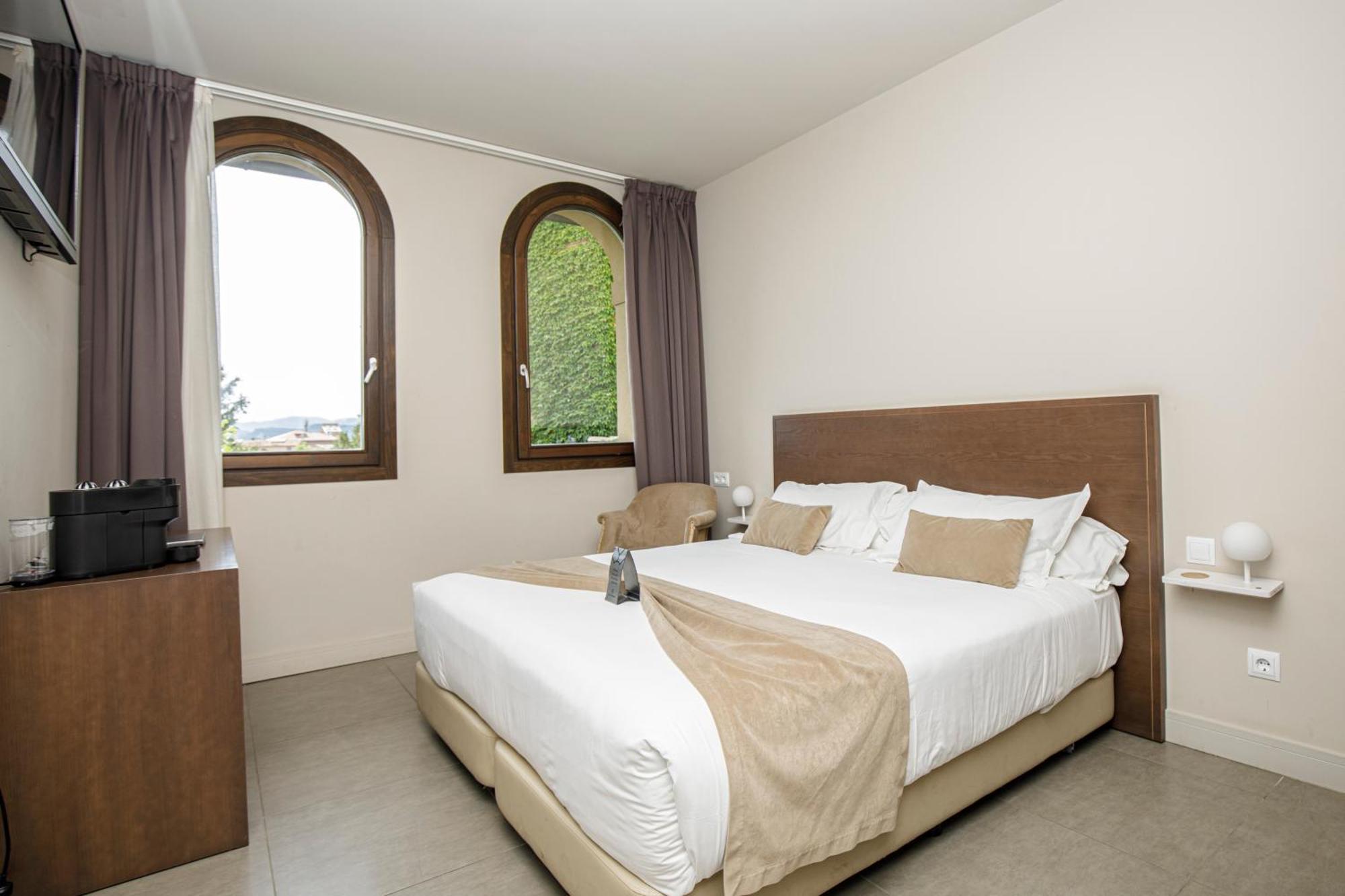 Les Clarisses Boutique Hotel Vic Exterior photo