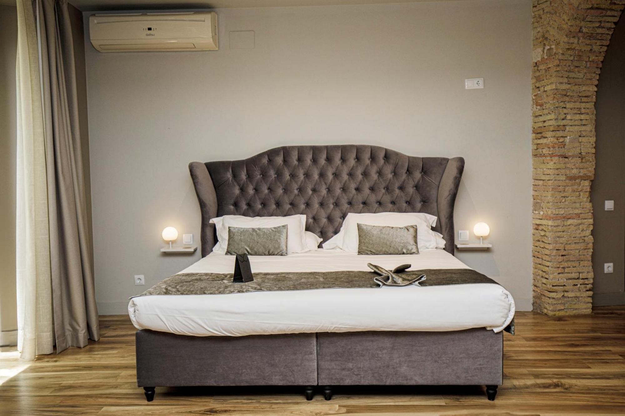 Les Clarisses Boutique Hotel Vic Exterior photo