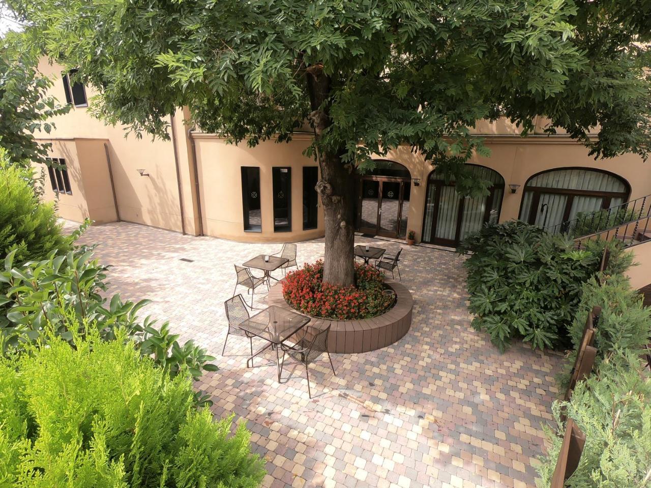 Les Clarisses Boutique Hotel Vic Exterior photo